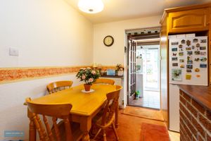 Kitchen/Diner- click for photo gallery